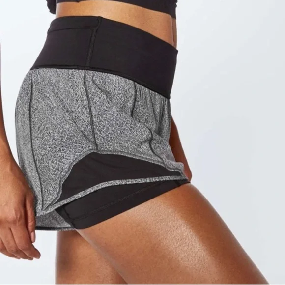 Lululemon Hotty Hot Short (Naked 4”) - Picture 2 of 8